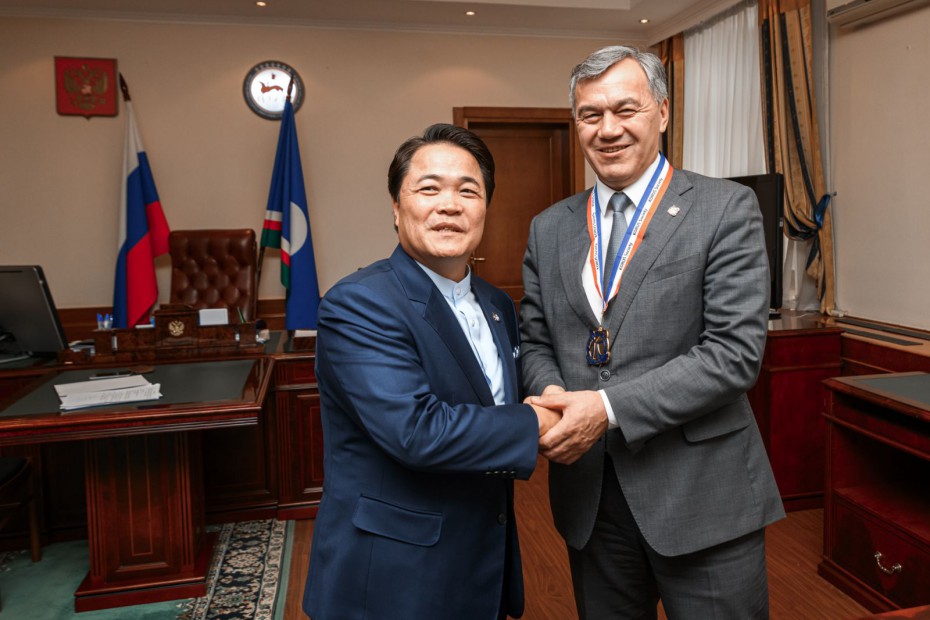 Афанасий Владимиров принял корейскую делегацию