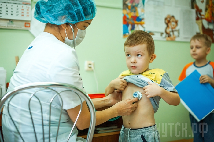 С приемом детей без обязательных прививок в городские детсады потребовала разобраться мэр Якутска