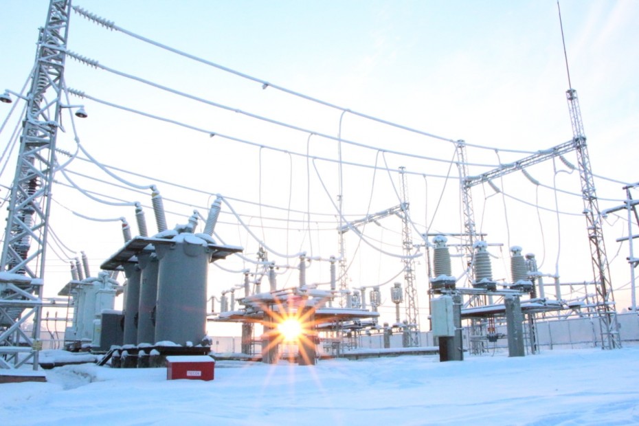 Энергетики ведут восстановление энергоснабжения части Якутска