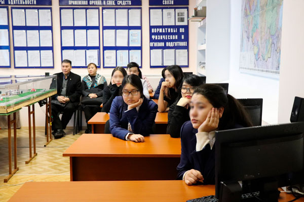 Школьники посетили отдел по конвоированию УФСИН