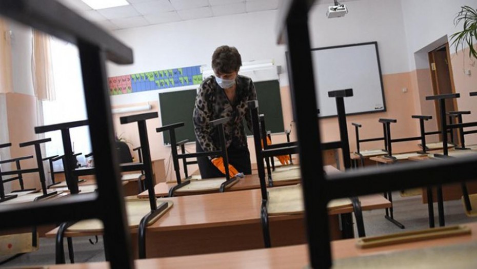 В школах Якутска досрочно объявлены каникулы в связи с угрозой коронавируса