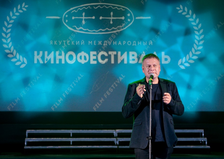 Идея с онлайн-кинофестивалем уже носится в воздухе: Кинокритик Алексей Медведев о ЯМКФ, коронавирусе, «Паразитах» и несправедливости