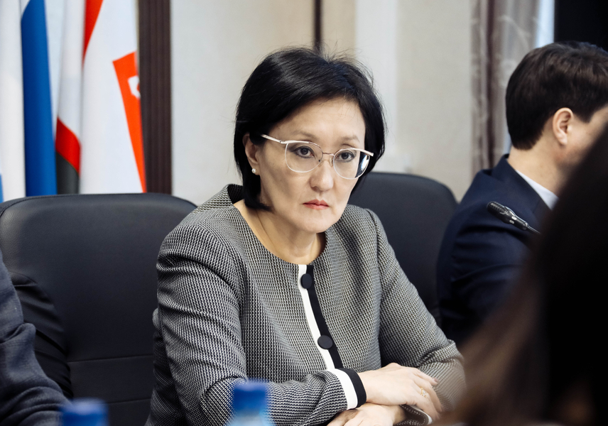 Сардана Авксентьева провела заседание городского штаба по коронавирусу в режиме ВКС