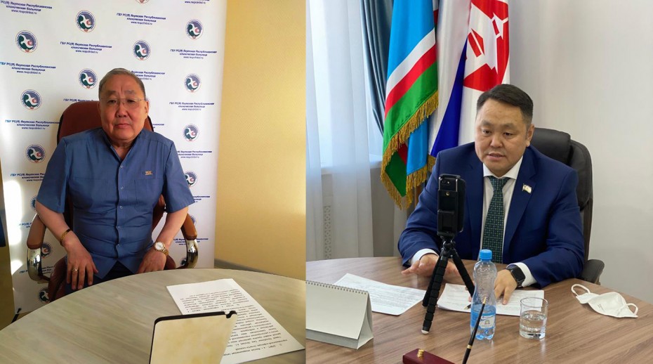 Председатель Якутской городской Думы Альберт Семенов провел «совмещенный» прямой эфир по коронавирусу