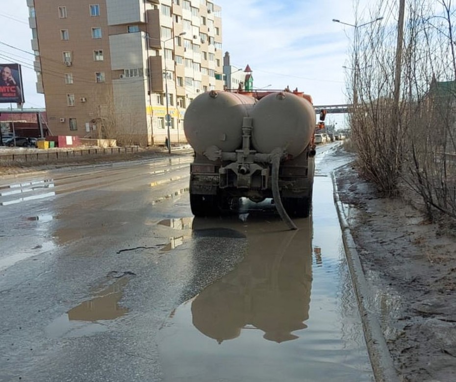 В округах и пригородах Якутска откачивают талые воды ускоренными темпами