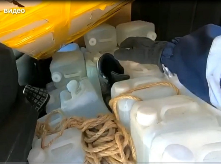 В Якутске сотрудники полиции изъяли 200 литров нелегального алкоголя