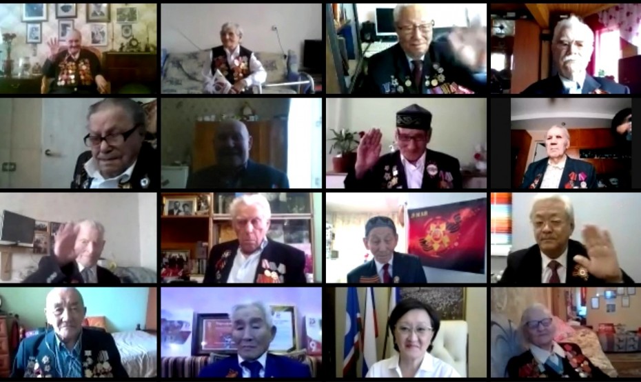 Айсен Николаев и Сардана Авксентьева поздравили ветеранов войны в режиме онлайн