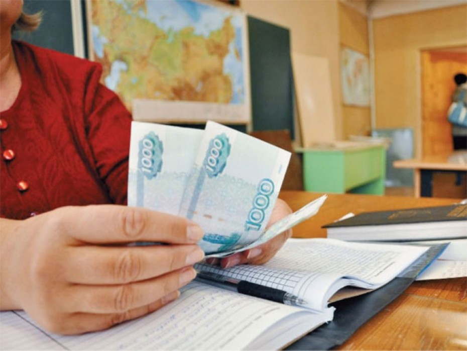 Экс-директор олекминской школы незаконно выплатил сам себе 1,5 миллиона рублей