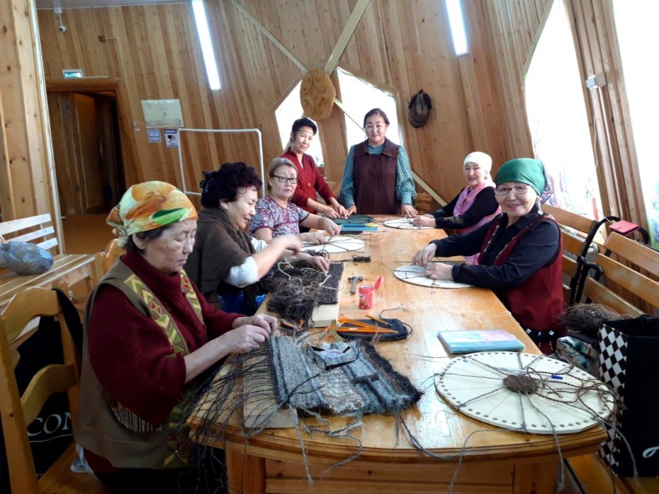 «Ысыах Туймаады-2020»: Приглашаем на виртуальную фотовыставку и мастер-класс по изготовлению якутских ковриков