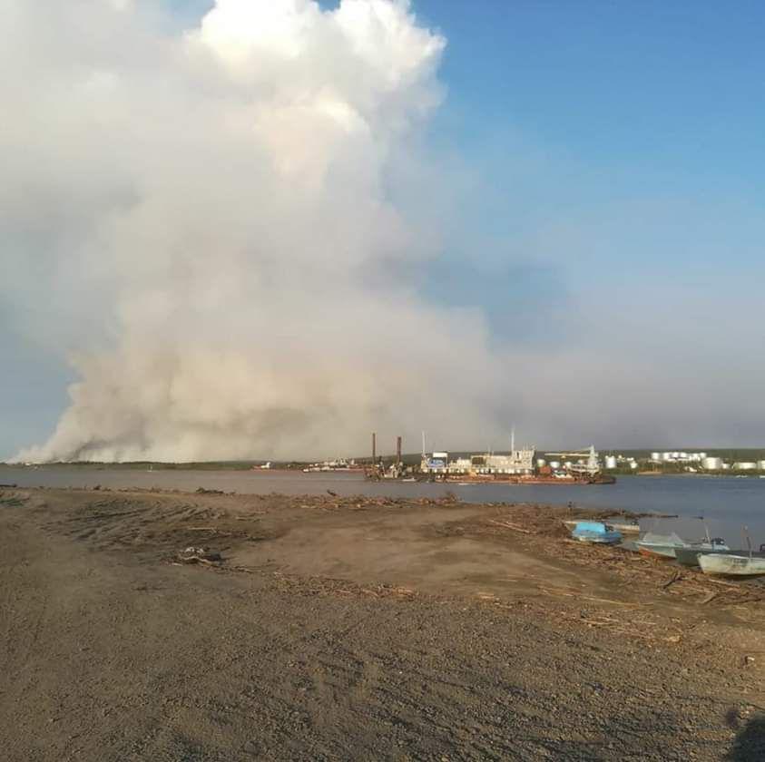 На территории Якутии действует 127 природных пожаров