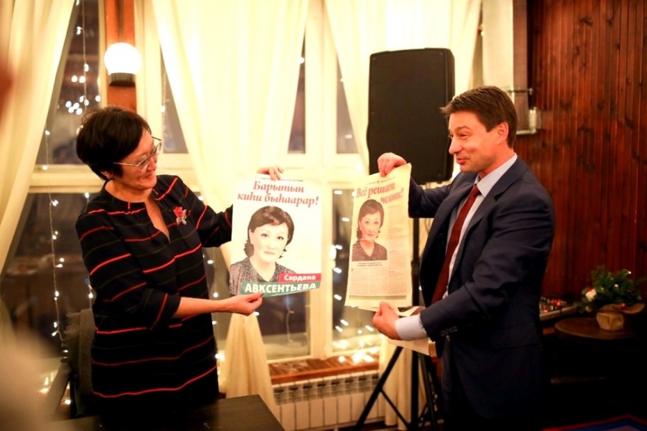 «Я всегда рядом!»: Владимир Федоров оригинально поздравил мэра Якутска с 50-летним юбилеем