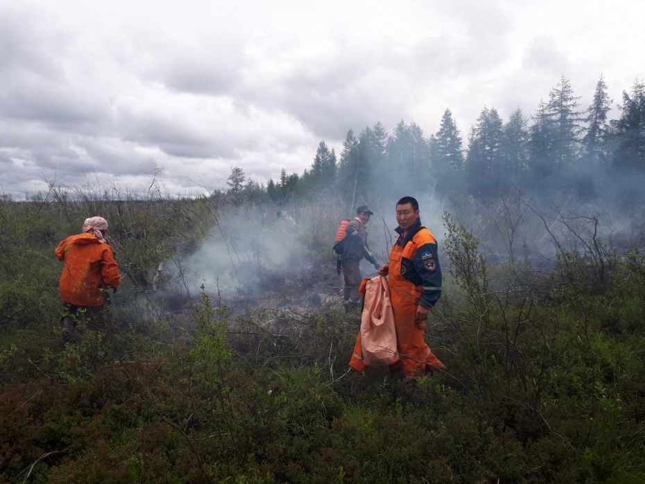 Спасатели выражают огромную благодарность жителям Среднеколымска в тушении лесного пожара