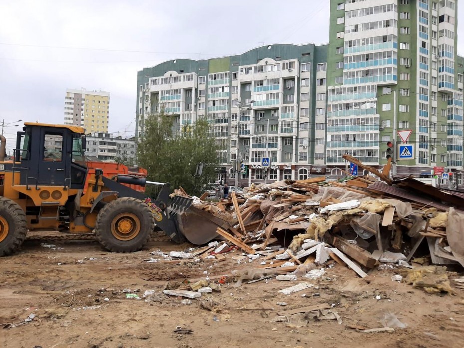 В Якутске снесли очередной объект самовольной постройки