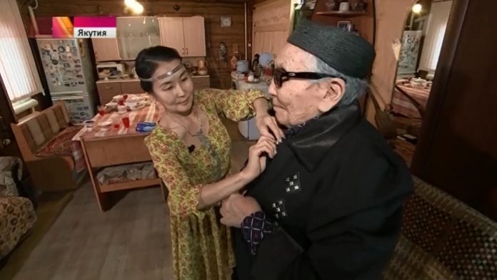 В Минтруде Якутии принимают заявки на организацию приемной семьи для пожилого человека