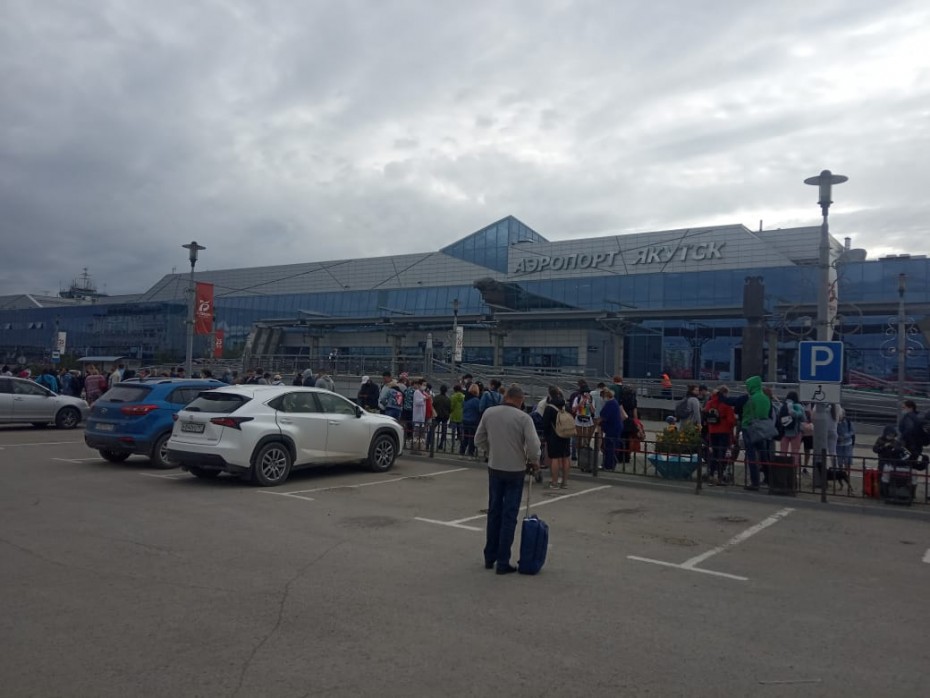 Фотофакт: Из аэропорта Якутск эвакуированы люди