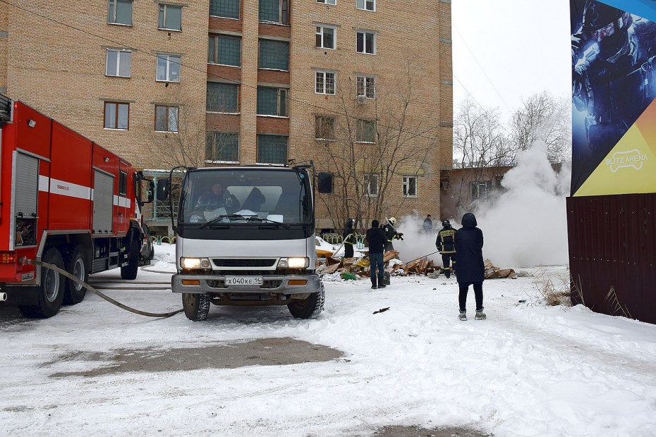 Фотофакт: Причиной задымления на улице Ярославского стал горящий мусор