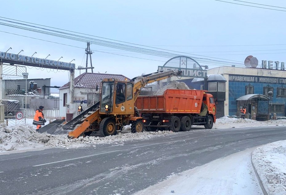 В Якутске вывезено более 42 тысяч кубометров снега с улиц и тротуаров