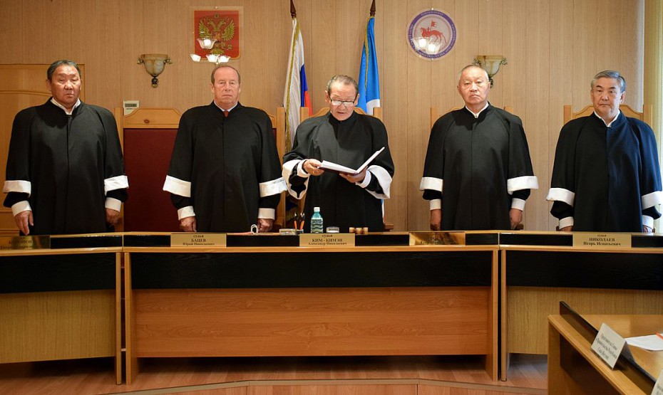 Упразднить все конституционные суды в субъектах России до 2023 года рекомендовала Госдума