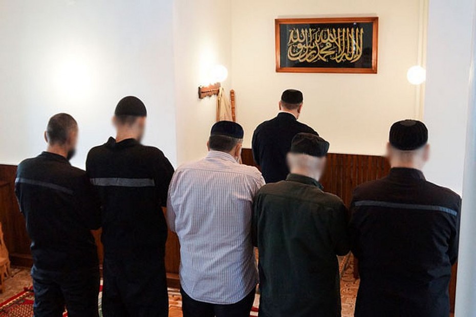 Исправительную колонию № 7 посетили представители Духовного центра мусульман Якутии