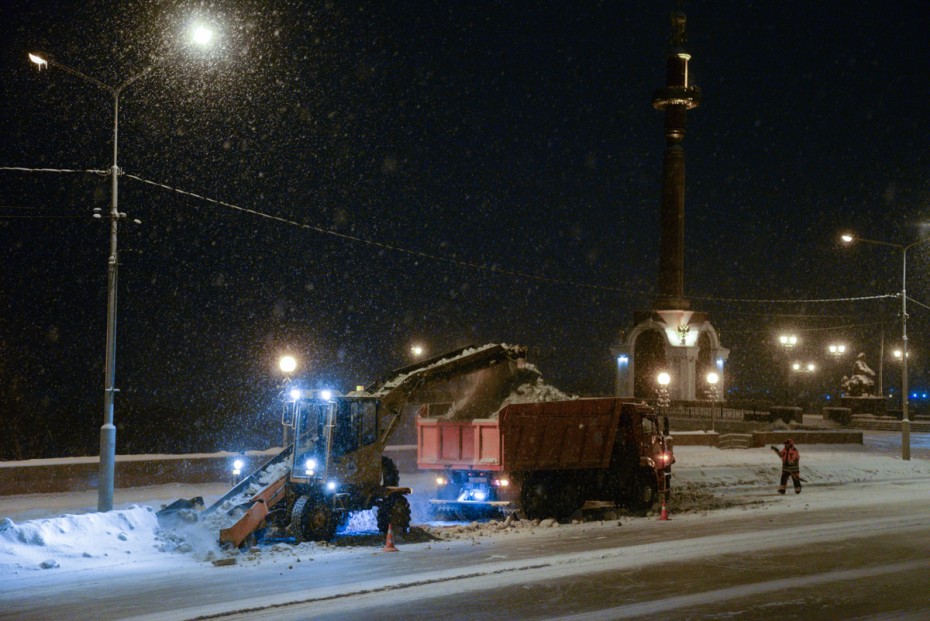 За декабрь с городских улиц вывезено 30 тысяч кубометров снега