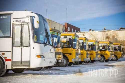 Изменение движения городских автобусов по четырем маршрутам в Якутске