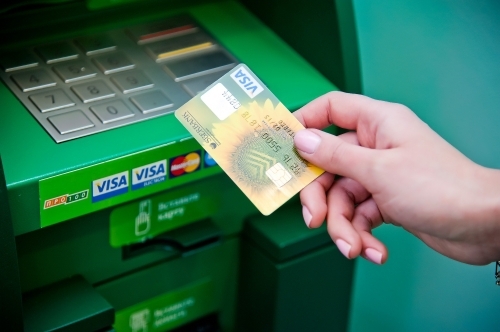 Социальными банковскими картами Сбербанка в Якутии пользуются более 120 тысяч человек