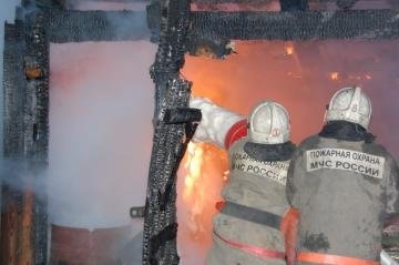 Пожарные Якутска и Нерюнгри спасли от возгорания жилые дома