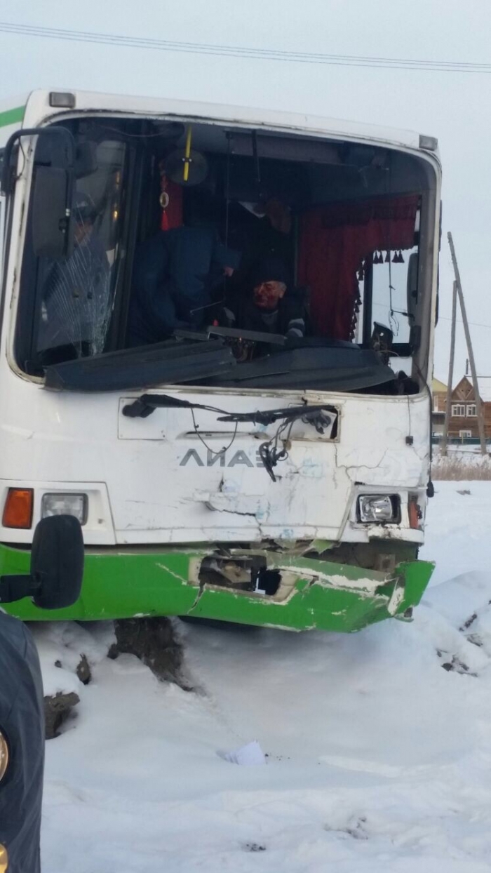 ГИБДД Якутска сообщило о шестерых пострадавших в аварии с автобусом