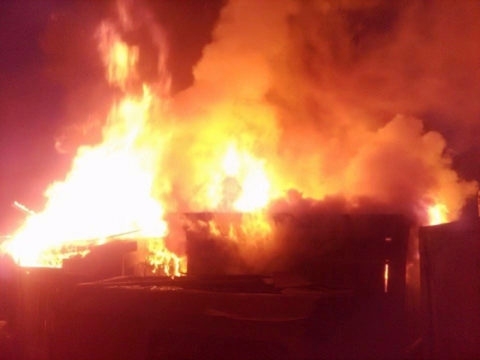 Фотофакт: по Кулаковского горят гаражи