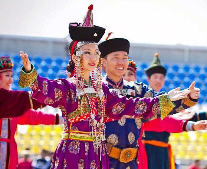 Бурятская молодежь Якутска приглашает якутян на «Сурхарбан-2015»