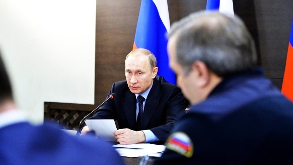 Путин потребовал построить дома для погорельцев Хакасии к 1 сентября