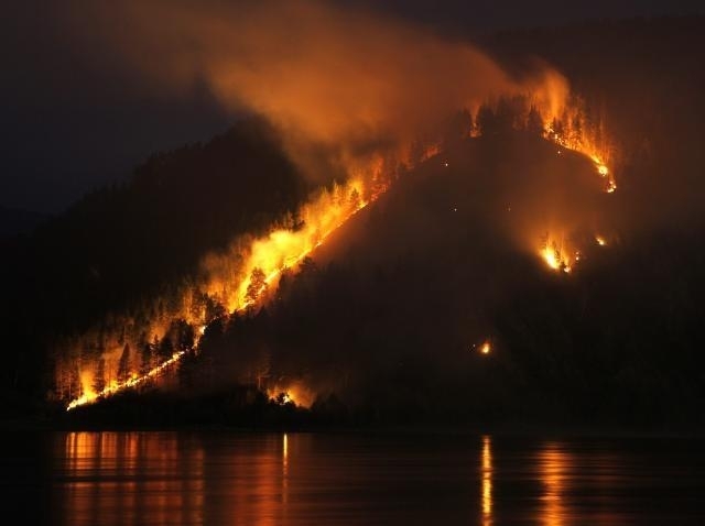 Шаманы в помощь: пожары в Сибири — дело рук диверсантов и оппозиционеров-вредителей