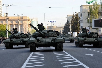Парад в честь Дня Победы проходит в Донецке