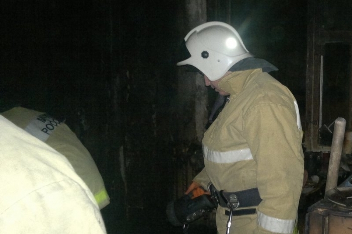 Следствие проверяет обстоятельства гибели людей при пожаре в Жатае