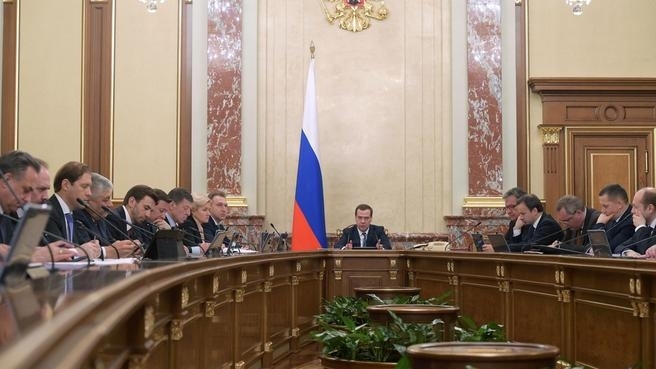 Дмитрий Медведев: Три основных направления антикризисного плана Российской  Федерации