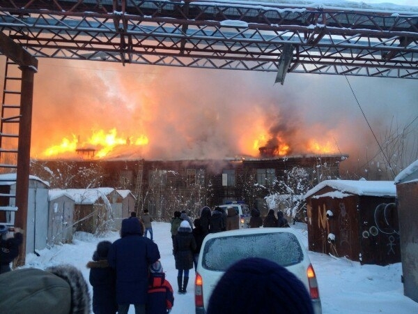 В Якутске сгорел жилой дом, 27 жителей остались без крова