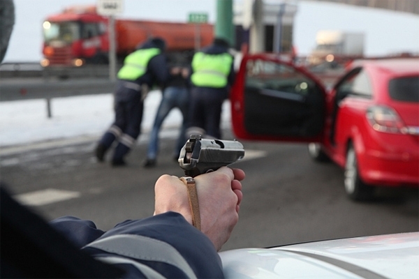 В Якутске задержан подозреваемый в угоне автомашины