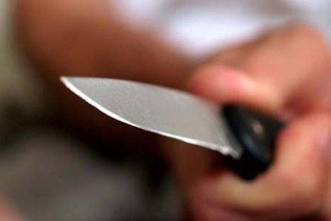 Мать напавшая с ножом на собственных детей предстанет перед судом 