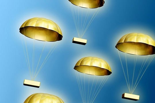 ОНФ требует отменить "золотые парашюты" депутатам и чиновникам