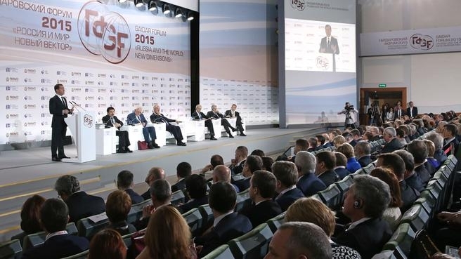 Гайдаровский Форум: Россия даже в нынешних условиях не собирается закрываться от мира