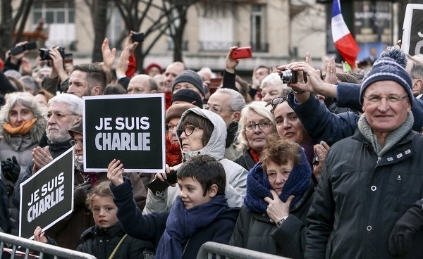 В Париже установили личности троих террористов, подозреваемых в нападении на редакцию "Шарли Эбдо" - издание
