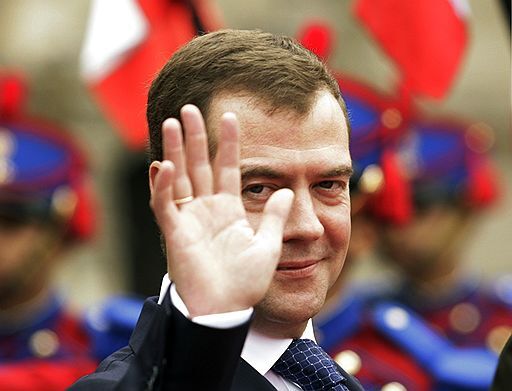 Медведев вновь призвал «не кошмарить бизнес» 