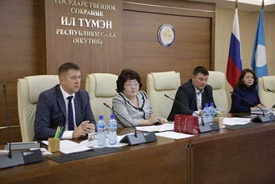 В парламенте Якутии обсудили состояние и перспективы развития северного многоборья