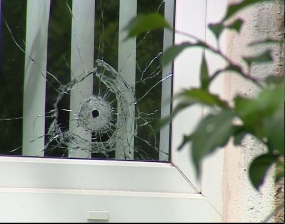 В Нерюнгри пьяный дебошир устроил стрельбу по окнам жилых домов