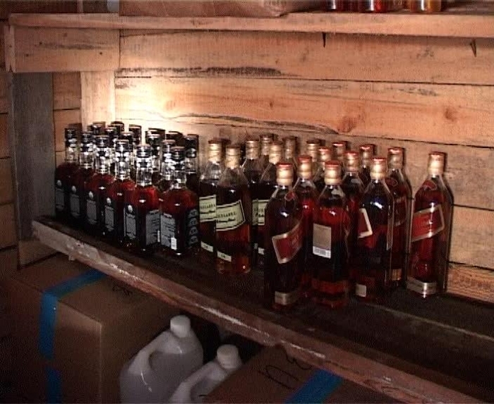 В Нижнем Бестяхе полиция изъяла 1 000 литров контрафактного алкоголя