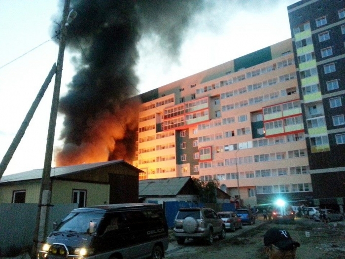 В Якутске в ночь на воскресенье произошли два крупных пожара (фото) 