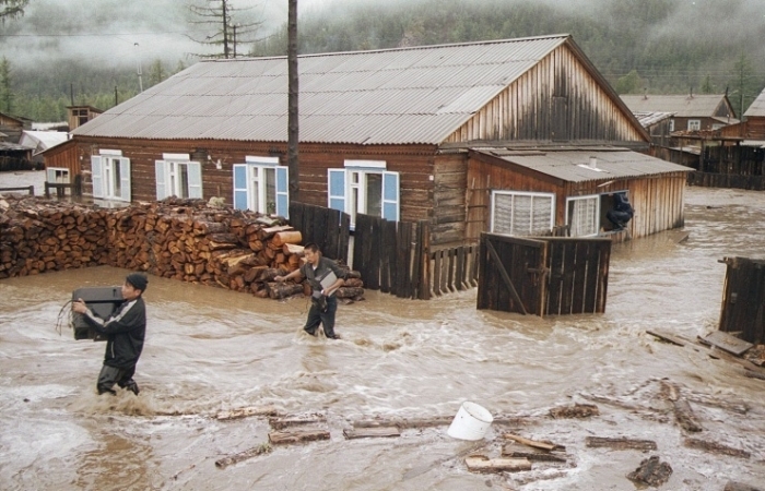 Вода ушла с подтопленных улиц в поселке Аршан в Бурятии