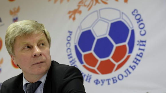 Игроков и тренеров сборной России по футболу оставили без премиальных