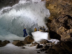 Иркутские спелеологи открыли новые гроты (пещеры) в Якутии