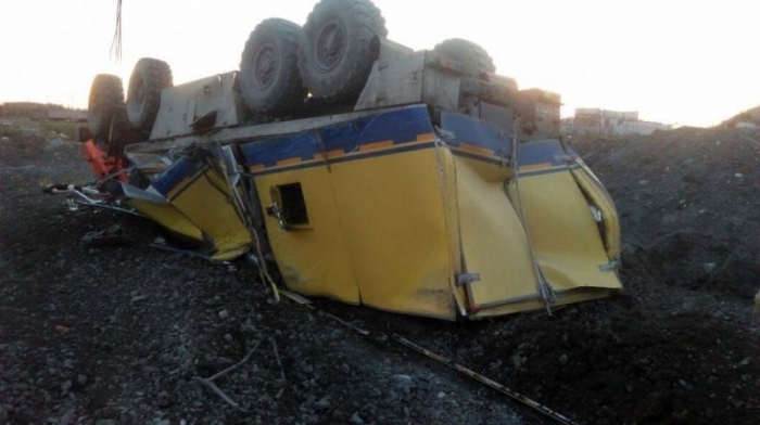 В Мирнинском районе в результате опрокидывания автомобиля «Камаз» погиб водитель